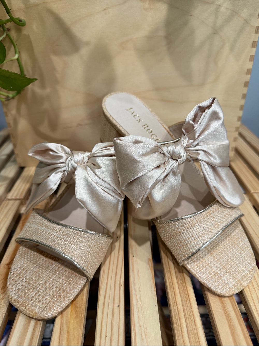 Jack Rogers Heidi Champagne Satin Bow Block Heel Sandals Size 8M